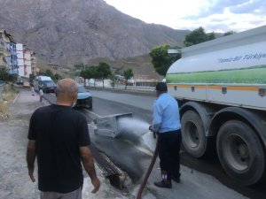 Hakkari’de çöp konteynerleri dezenfekte ediliyor