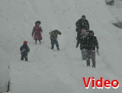 Müzik eşliğinde kar manzaraları