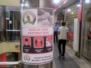Koronavirüse karşı ‘tedbirli olalım’ afişleri asıldı
