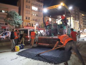 Hakkari'de asfalt çalışmaları devam ediyor
