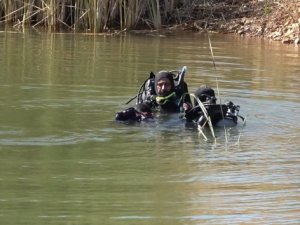 Koyunlarını  kurtarmak isteyen çoban canından oldu