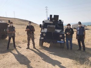 Van'da kafes avcısı polise takıldı