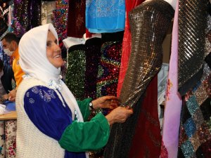 Korona virüs kıras fistanları elde bıraktı