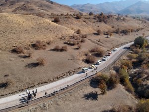 Esendere'de 25 yıllık yol sorununu bitirdi