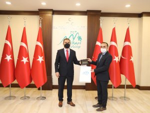 Kızılay'dan Vali Akbıyık'a ziyaret!