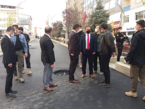 Vali Akbıyık, asfalt çalışmalarını denetledi