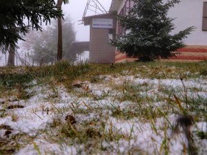 Yüksek kesimler beyaza büründü
