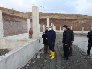 Yüksekova'da 7 bin 500 metrekarelik barınak