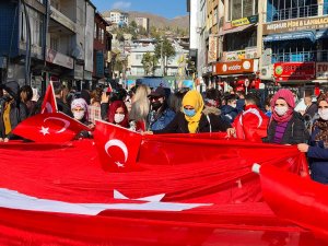 Hakkari'de Teröre lanet, annelere destek yürüyüşü