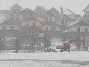 Kahramanmaraş'a mevsimin ilk karı yağdı