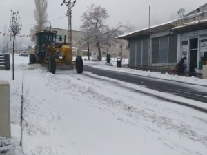 Başkale karla kaplandı