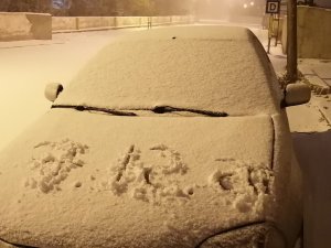 Van merkeze mevsimin ilk karı yağdı