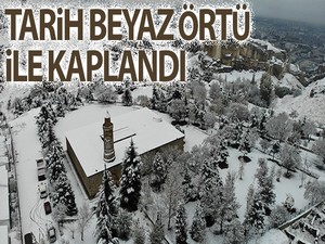 Elazığ'a mevsimin ilk karı yağdı.