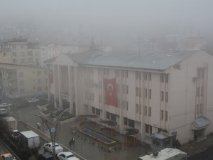 Hakkari’de yağmur ve sis etkili oldu