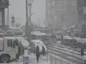 Hakkari’de 294 yerleşim yeri kapandı