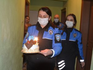 Hakkari polisinden doğum günü sürprizi