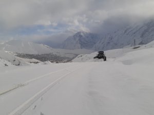 Hakkari'de 259 yerleşim yeri ulaşıma kapandı