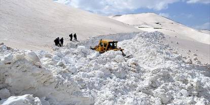 Van'da çığ düştü bir kişi hayatını kaybetti