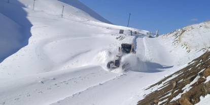 Hakkari 51 yerleşim yeri yolu yeniden ulaşıma açıldı