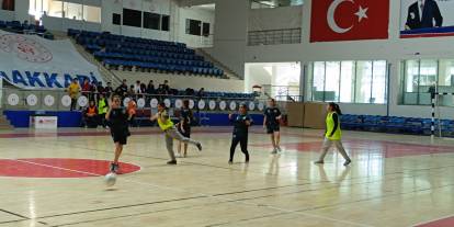 Hakkari'de Futsal il şampiyonası başladı