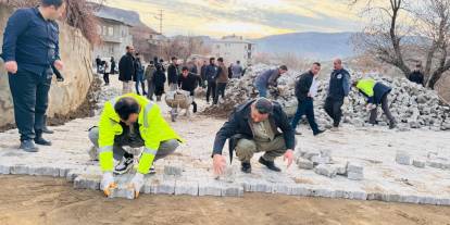 Derecik'te bahar havasında altyapı çalışması