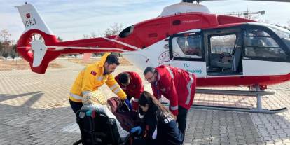 Hamile kadın ambulans helikopter ile kurtarıldı