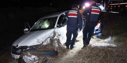 Trafik Kazası: 1 Ölü, 2 Yaralı! Sürücü Kaçtı