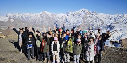 Hakkari'de minikler 3 bin rakımda kayak yaptı