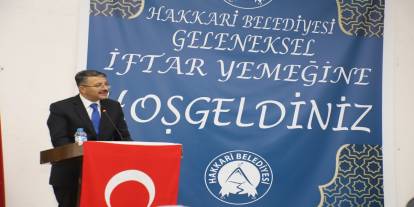 Hakkari Valisi Ali Çelik, Belediye Personeli ile iftar yaptı