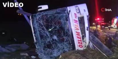 Van'da Yolcu Otobüsü Kaza Yaptı: 28 Yaralı