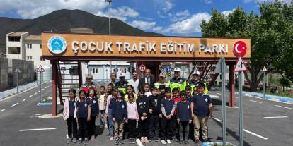 Hakkari’de miniklere trafik bilinci aşılandı