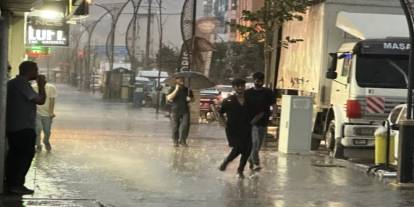 Hakkari'ye kuvvetli rüzgar ve fırtına uyarısı!