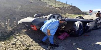 Hakkari - Van Karayolunda Trafik Kazası : 2 Yaralı