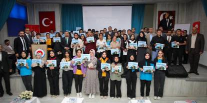 Hakkari'de Umre ödüllü bilgi yarışması düzenlendi