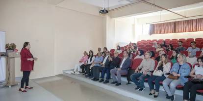 Hakkari'de Nazım Hikmet Ran ve şiiri konferansı düzenlendi