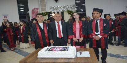 Kural Okulları'nda mezuniyet coşkusu