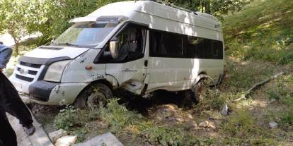 Hakkari’de Minibüs takla attı: 7 kişi yaralandı