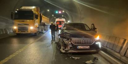 Güzeldere tüneli’nde maddi hasarlı kaza