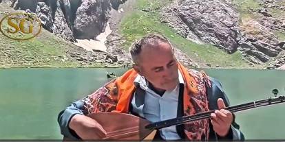 Dengbêj Ehmed sesiyle dağlara renk kattı