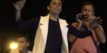 Darbecilere meydan okuyan cesur kadın