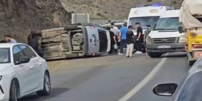 Van kara yolunda kaza: 5 yaralı