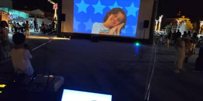 Hakkarili çocuklar Karaoke sahnesinde hünerlerini sergiledi