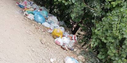Kato Dağı’ndaki ‘Saklı Cennet’ Kaval Şelalesi’nde çöp tepkisi