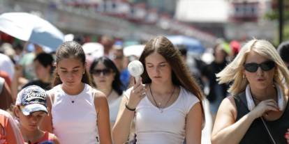 Japonya sıcaklarla mücadele ediyor