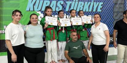 Hakkarili Minik Kuraşçılardan Türkiye derecesi