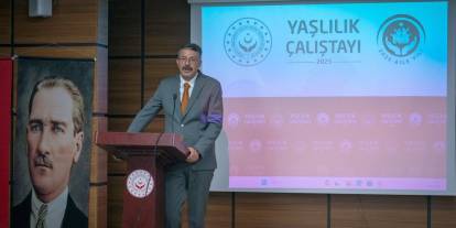 Vali Çelik: Yaşlılarımız baş tacıdır