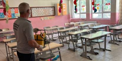 Belediyeden okullarda ilaçlama ve dezenfeksiyon