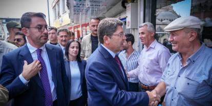Bakan Tunç Hakkârili vatandaşlarla bir araya geldi