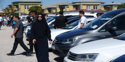 Açık oto pazarı hareketlendi