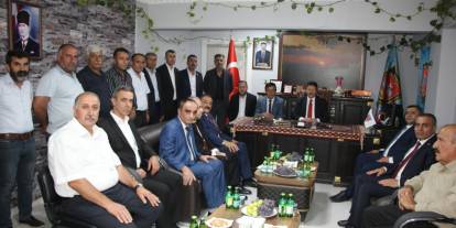 Yiğiner, Hakkari ve Yüksekova’da şoförlerle buluştu